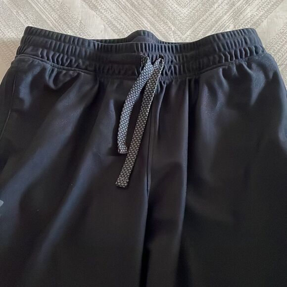 Under Armour Boys Black Drawstring Athletic Pants - Picture 2 of 6